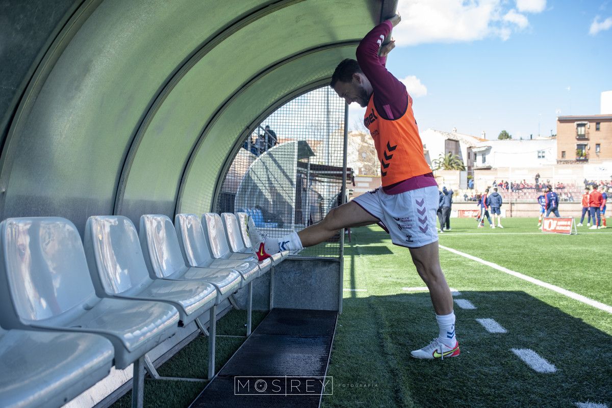 Partido entre Navalcarnero y Pontevedra en el Estadio Mariano González