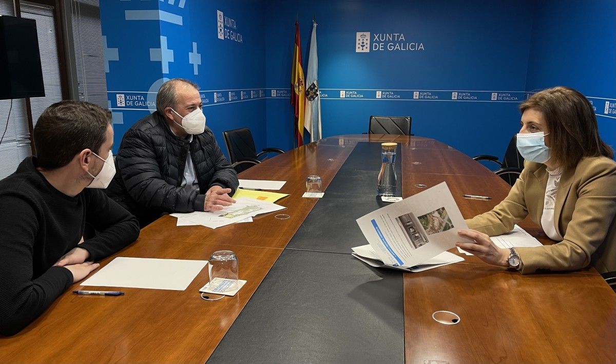 Reunión de Ángeles Vázquez co alcalde de Campo Lameiro, Carlos Costa