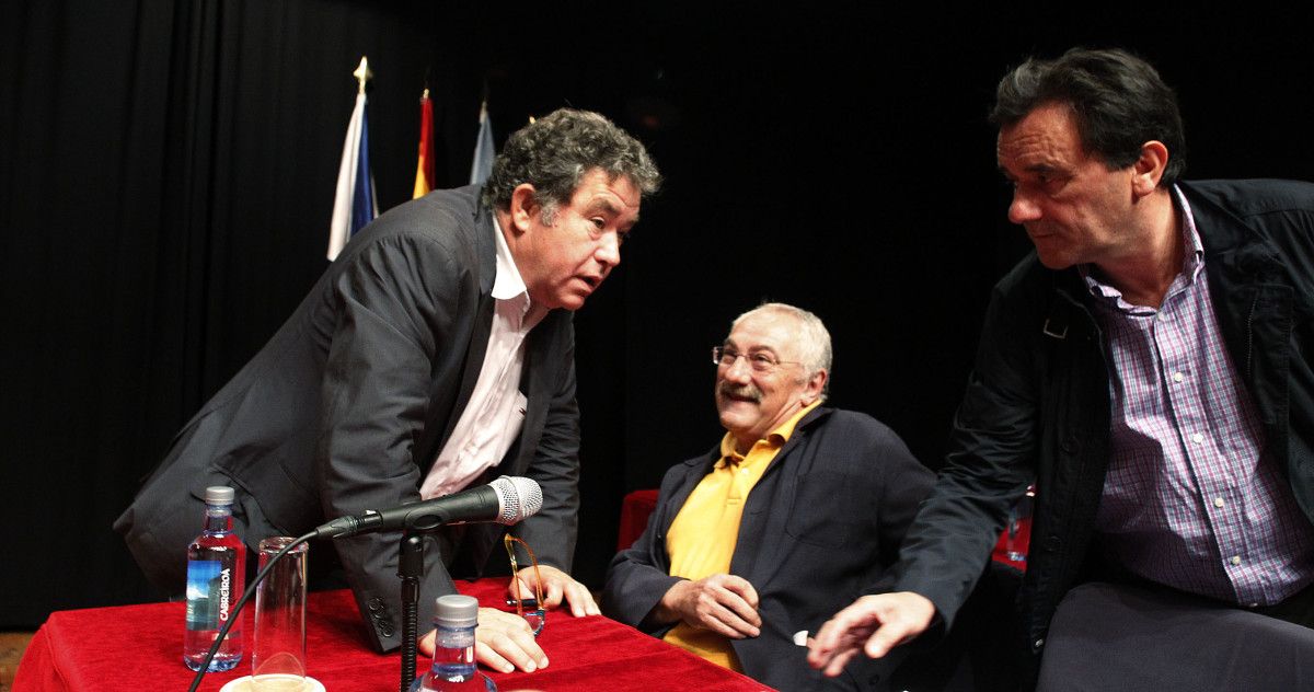 Lores, Raimundo González y César Mosquera, antes del inicio de un pleno