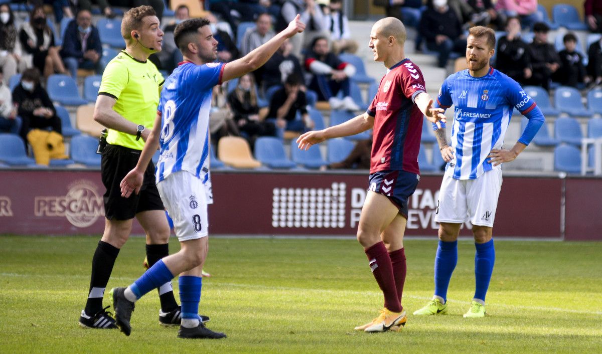 Partido de liga en Pasarón entre Pontevedra y Real Avilés en la temporada 21-22