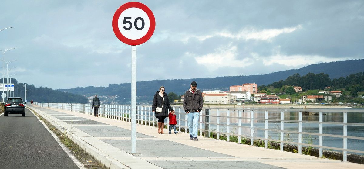 Primer tramo del paseo peatonal a Marín 