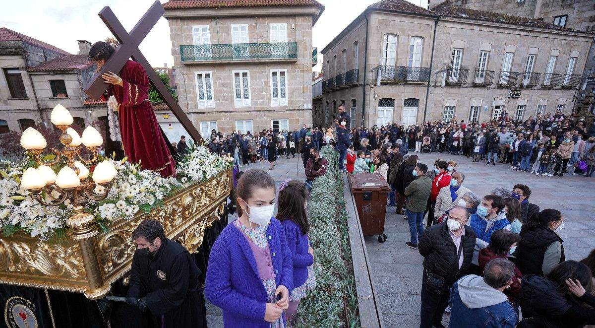 Procesión de la Santísima Virgen de la Soledad y Jesús Nazareno con la Cruz a cuestas