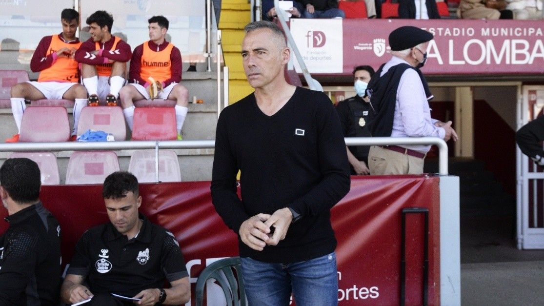 Ángel Rodríguez no partido de liga entre Arosa e Pontevedra na Lomba