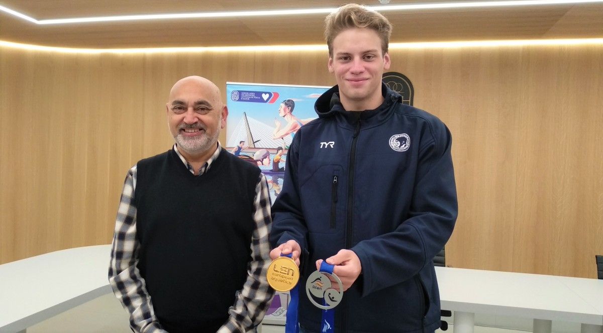 Álex Andión con Tino Fernández na recepción ofrecida polo Concello de Pontevedra