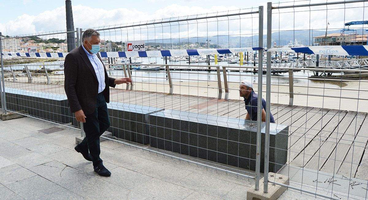Traballos de renovación da pasarela da Praza dos Barcos