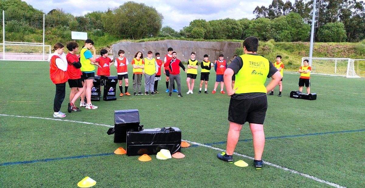 Adestramento dun equipo de base do Pontevedra Rugby Club