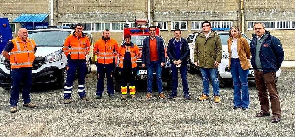 Visita á base de Protección Civil de Cuntis