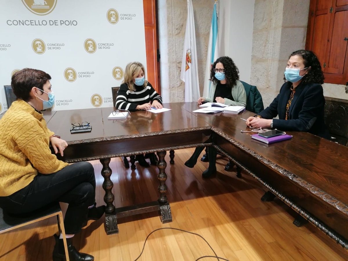 Reunión para organizar as ludotecas de verán