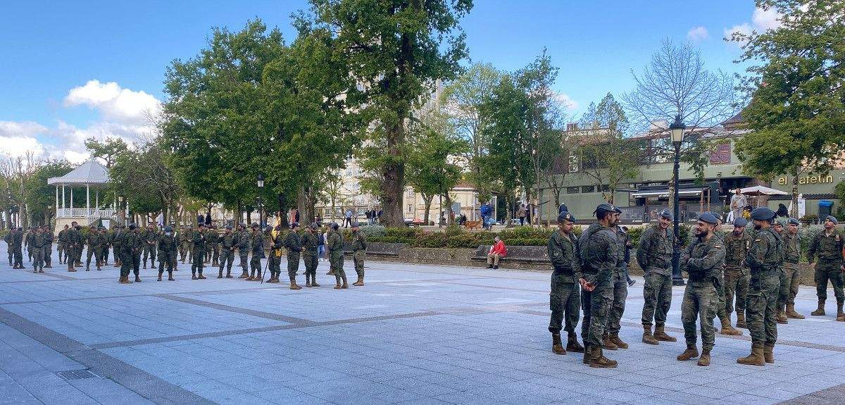 Militares da Brilat inspeccionaron a Alameda para preparar o acto