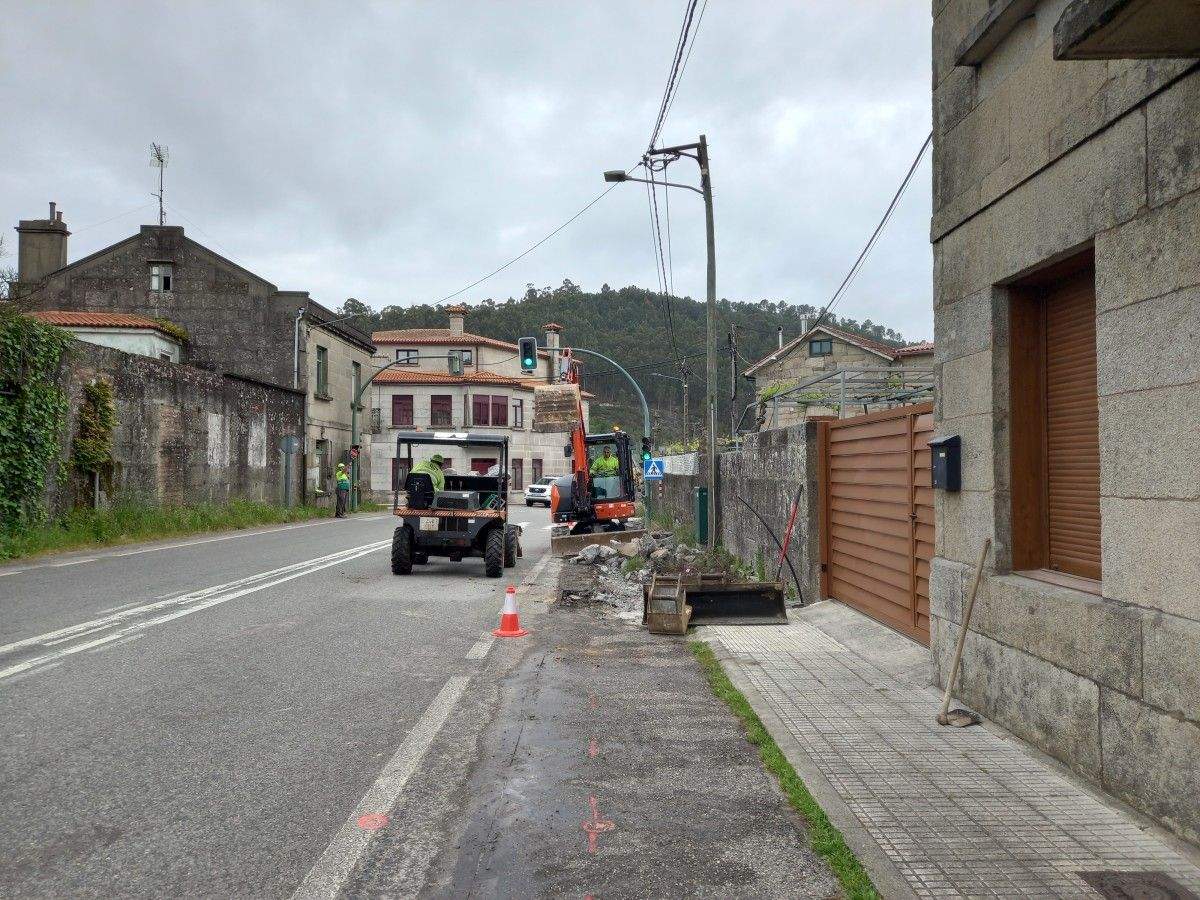 Obras da senda entre Pardavila e Cadro, na estrada PO-313