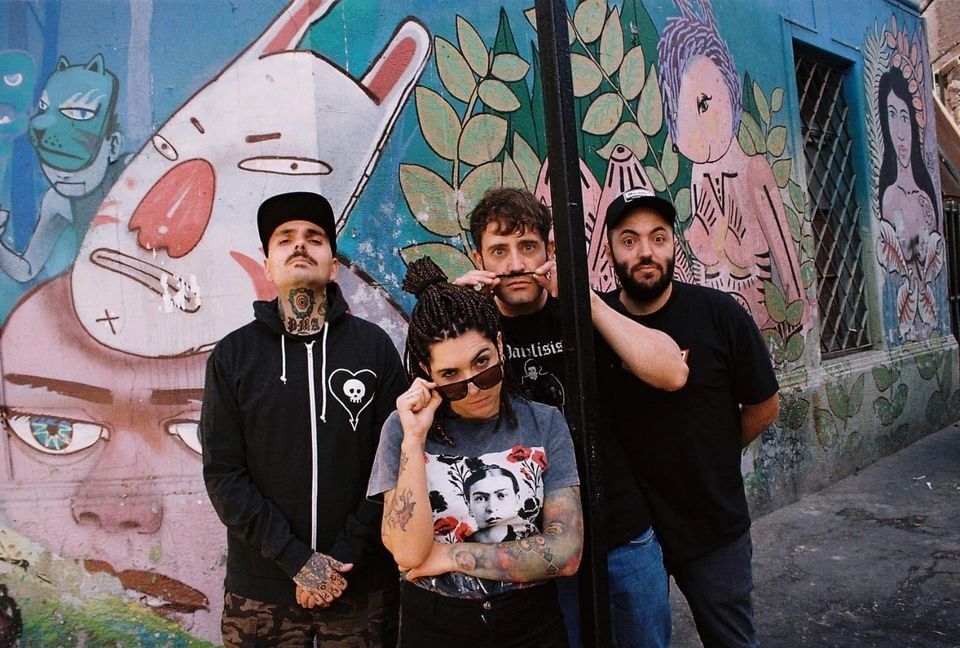 El grupo La La Love You