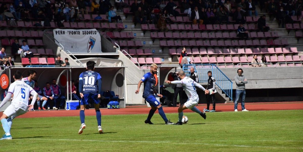 Partido entre Arosa y Compostela en A Lomba