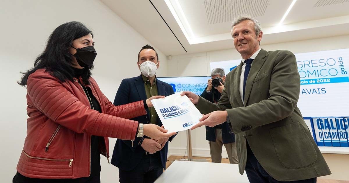 Alfonso Rueda entrega los avales para su candidatura al congreso del PPdeG