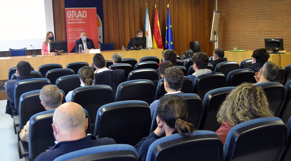 Acto de la campaña electoral de Manuel Reigosa en el campus de Pontevedra