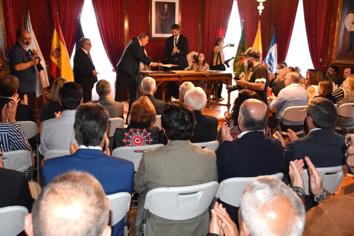 Entrega de la medalla de oro de la ciudad al Arosa