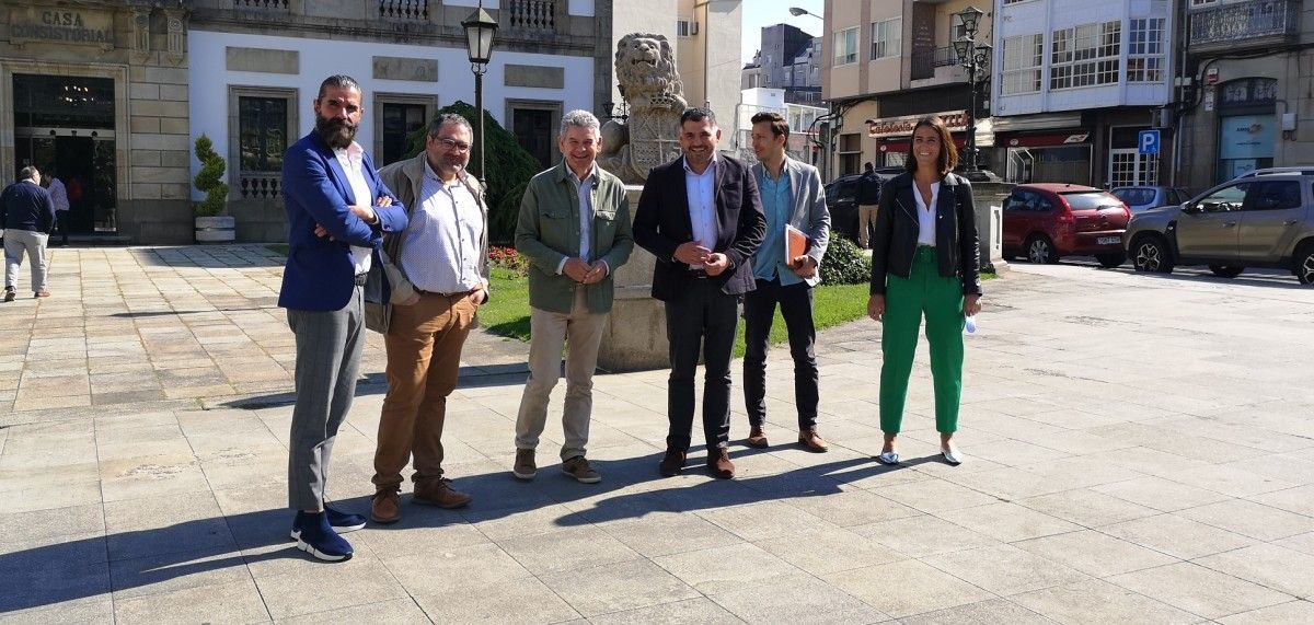 Uxío Benítez y Santos Héctor visitan el concello de Vilagarcía