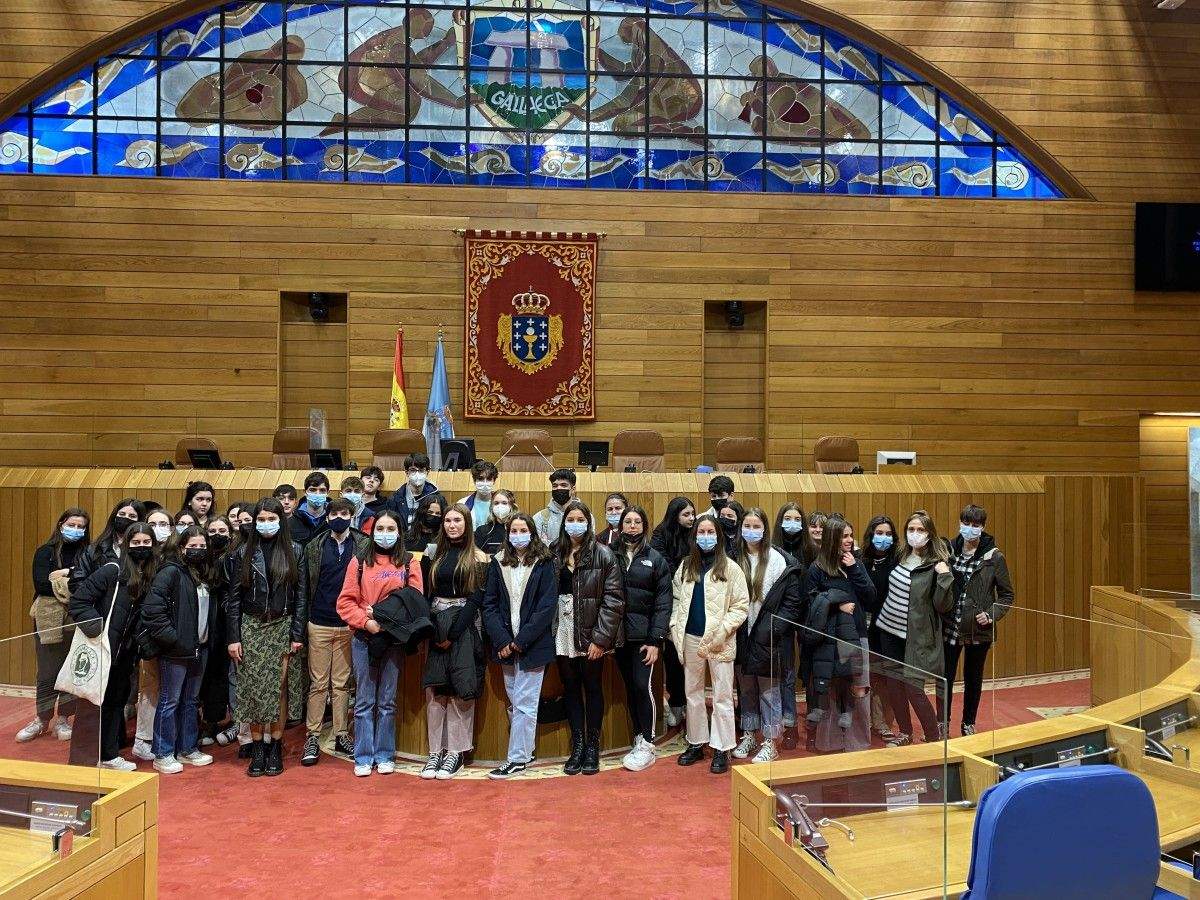 Visita al Parlamento de Galicia de alumnado del IES Valle Inclán