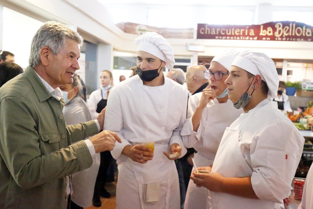 "Degusta Europa" repartiu preto de 800 tapas no mercado do Grove