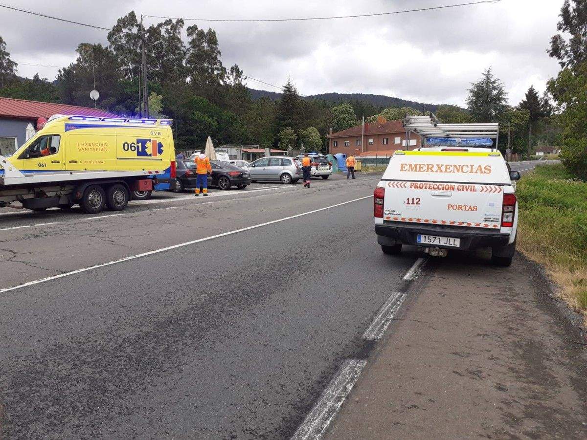 Accidente con tres vehículos implicados en A Anllada