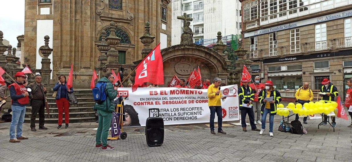 Concentración en defensa de Correos organizada por UGT y CCOO