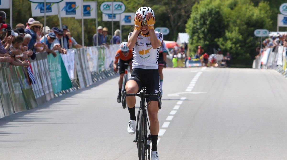 Triunfo de Antri Christoforou en La Classique Morbihan, en Francia