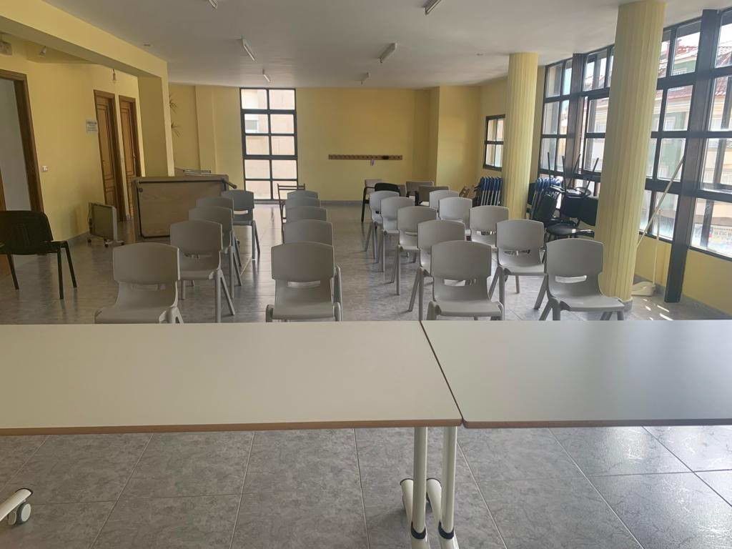 Renovación del mobiliario en la casa de cultura de Vilalonga