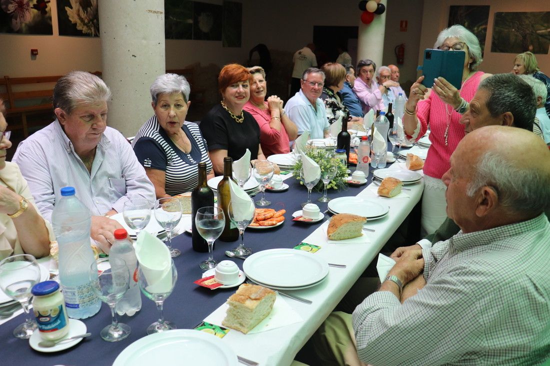 Comida de confraternidad de la Asociación de mulleres rurais A Azucreira de Portas