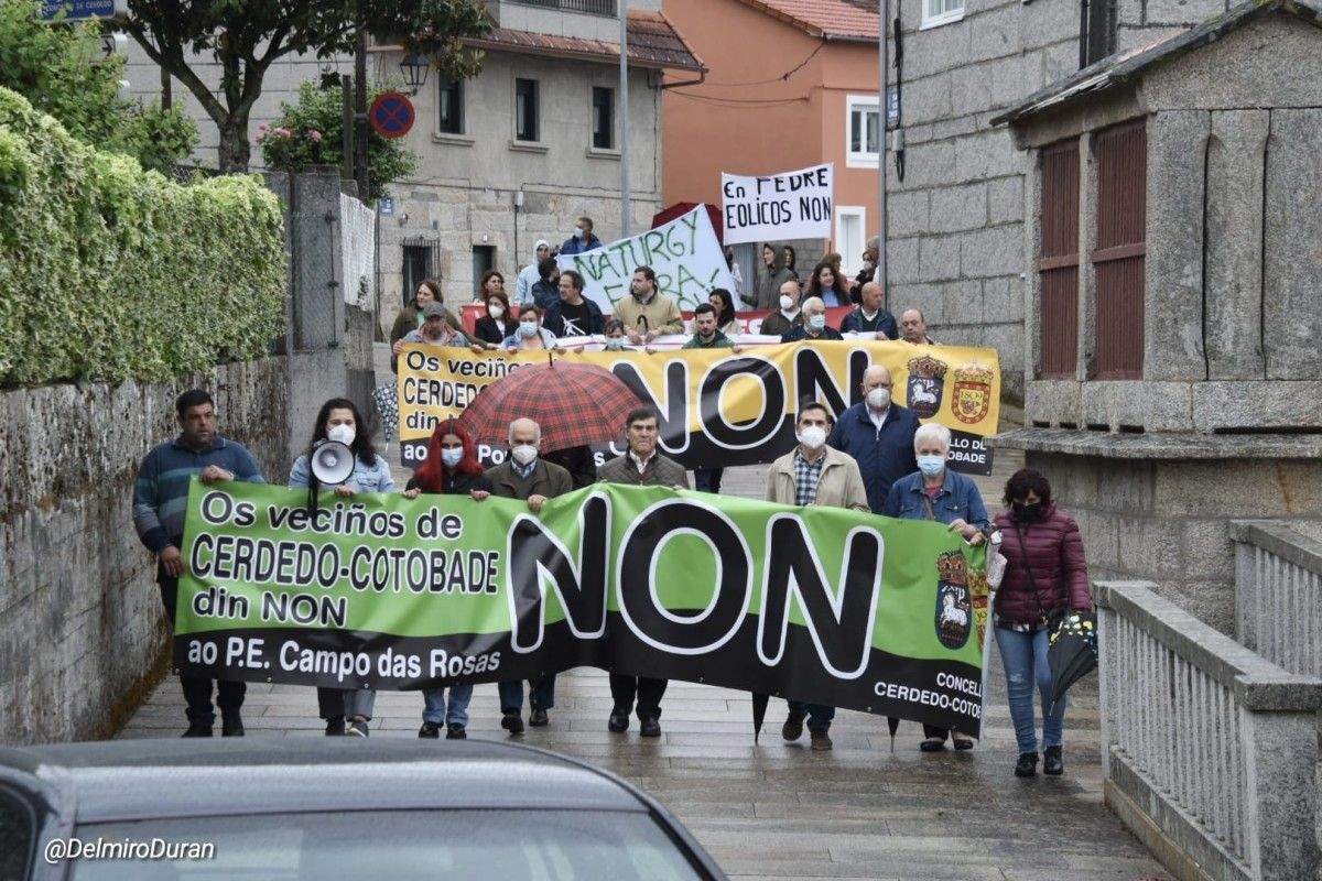 Manifestación en Cerdedo contra os parques eólicos Manifestación en Cerdedo contra os parques eólicos