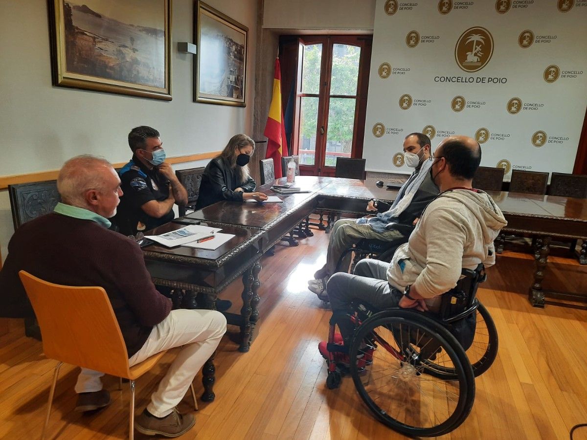 Reunión con representantes de Amizade en el Concello de Poio
