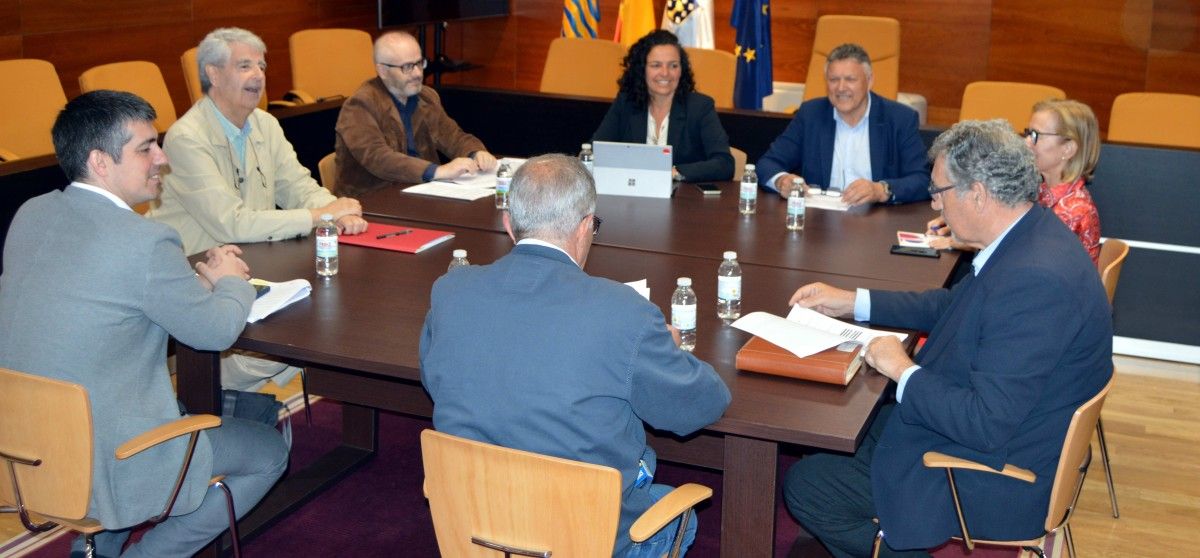 Reunión del jurado del concurso para la remodelación del puerto de Portonovo 