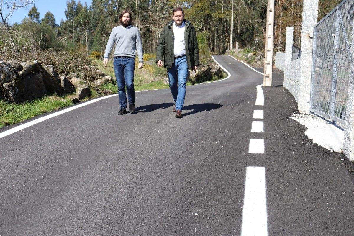 Cubela inspecciona a mellora de estradas en Borela