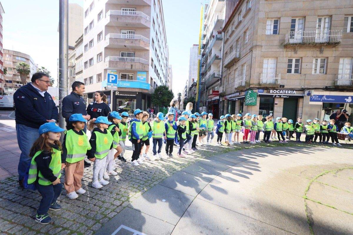 Un grupo de 70 "peregrinos escolares" del colegio Xunqueira 2 descubren los valores del Camino a Santiago