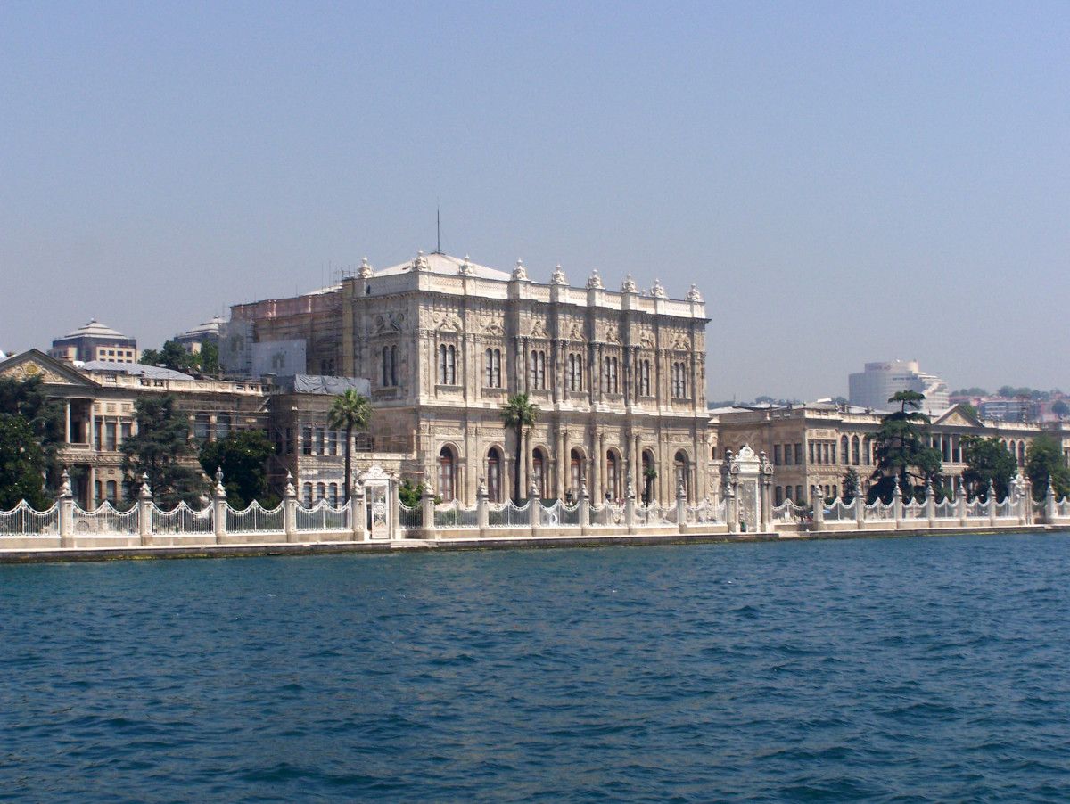 Palacio de Dolmabaçe