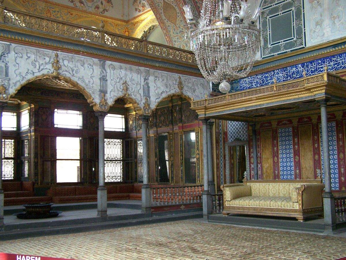 Estancia interior do palacio de Topkapi