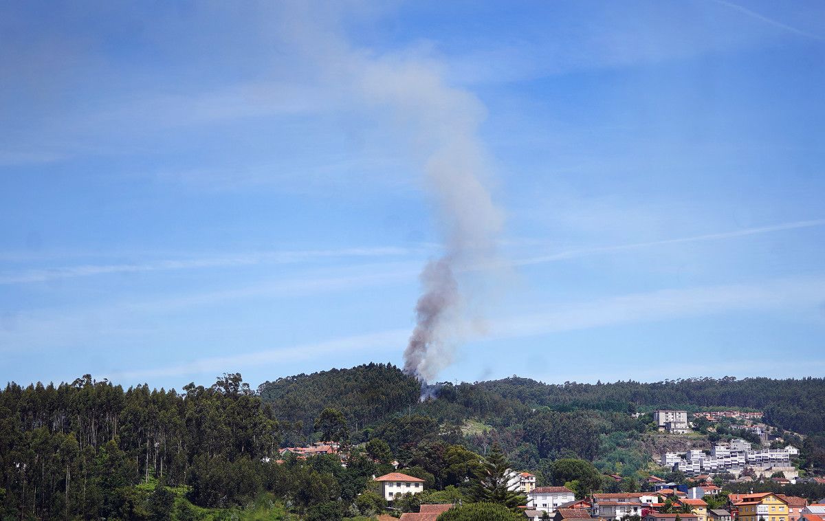 Extinguen na Caeira un incendio forestal