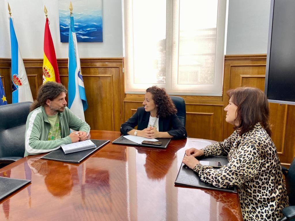 Marián Sanmartín, Cristina Acuña e Gaspar Bernárdez presentan un proxecto para preservar as plantas tradicionais de Marín