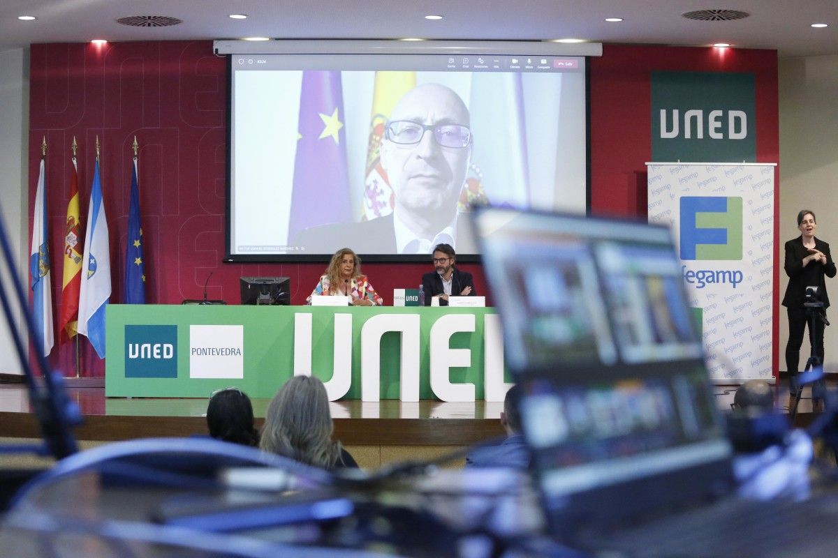 Conferencia de Carmela Silva na inauguración do foro da UNED sobre a Axenda 2030
