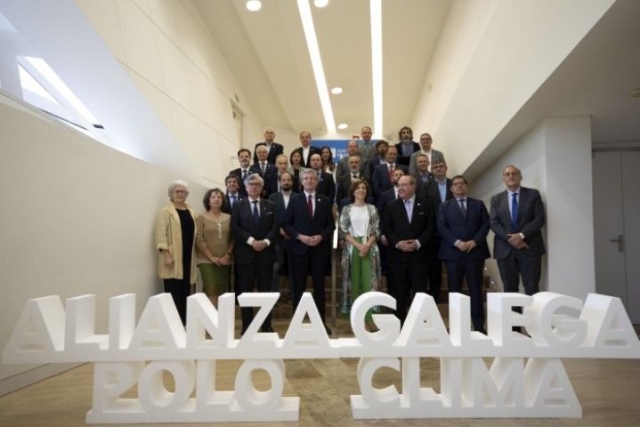 Acto de firma de adhesión a la Alianza Galega polo Clima presidida por Alfonso Rueda