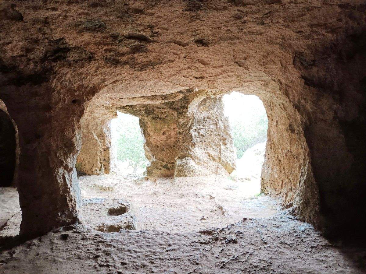 Covas de enterramento de Cala Morell