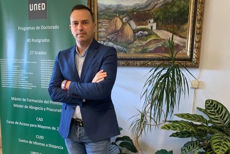 Rafael Cotelo Pazos, coordinador do Departamento de Extensión Universitaria e Actividades Culturais da UNED en Pontevedra