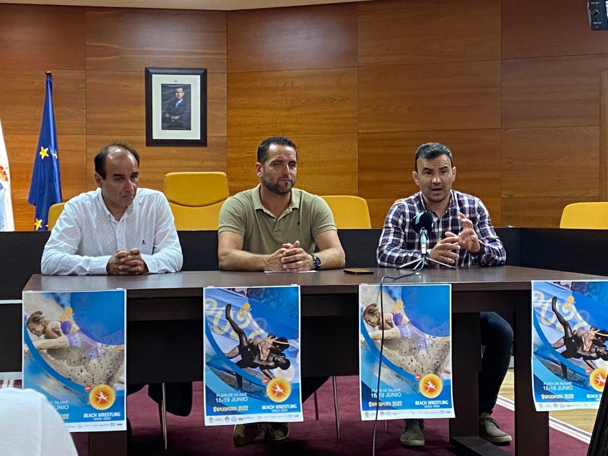 Presentación de las series mundiales de lucha playa en el Concello de Sanxenxo