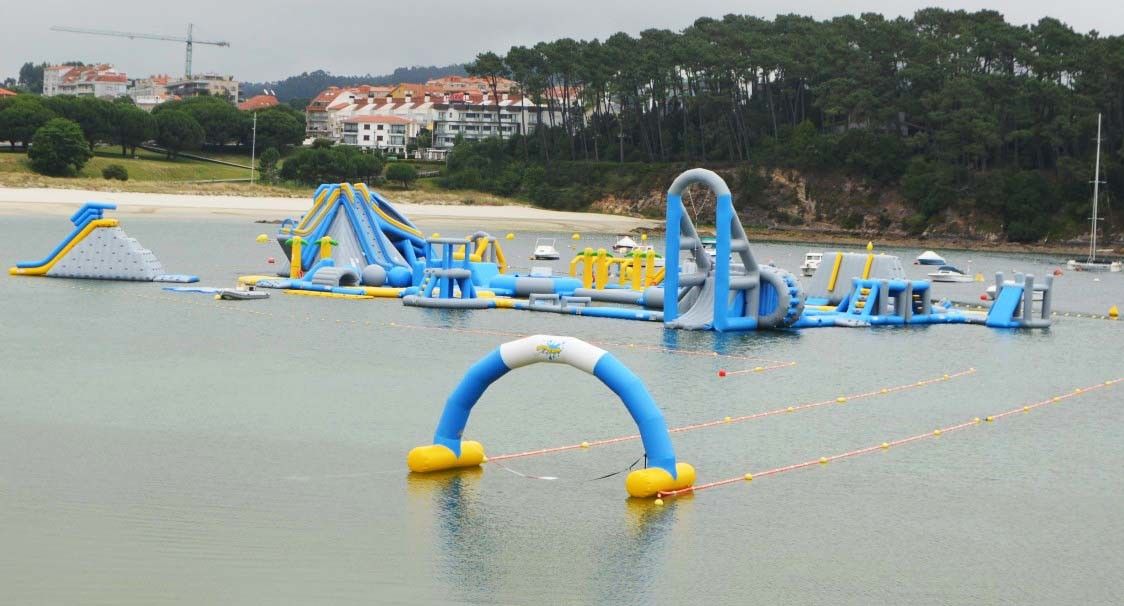 Parque acuático de la playa de Baltar