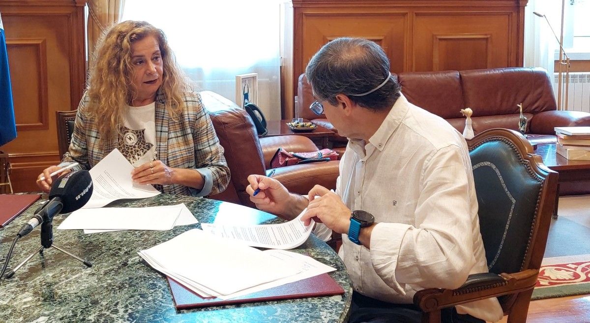 Sinatura do convenio entre a Deputación e Segittur