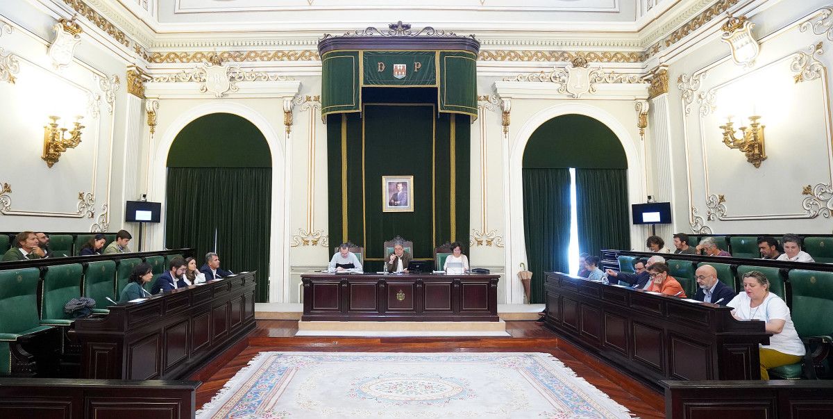 Pleno da corporación municipal de Pontevedra no Pazo Provincial