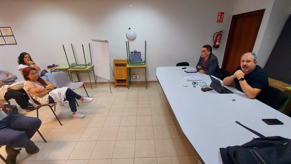 El Concello expone las líneas generales del Plan de Movilidad a las ANPAs 