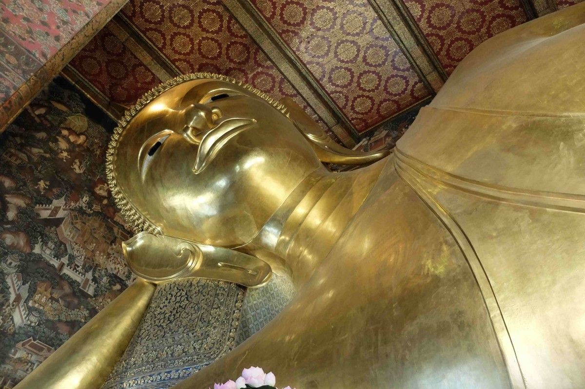 Cabeza do Buda reclinado
