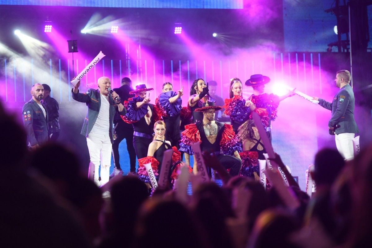 Actuación de la Orquesta Panorama en las Festas de San Xoán de Poio