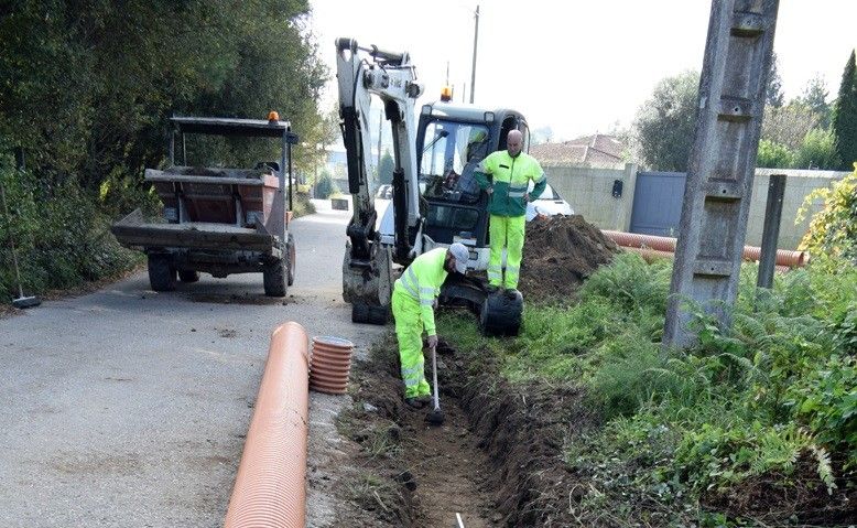 Obras de colocación de tubaxes