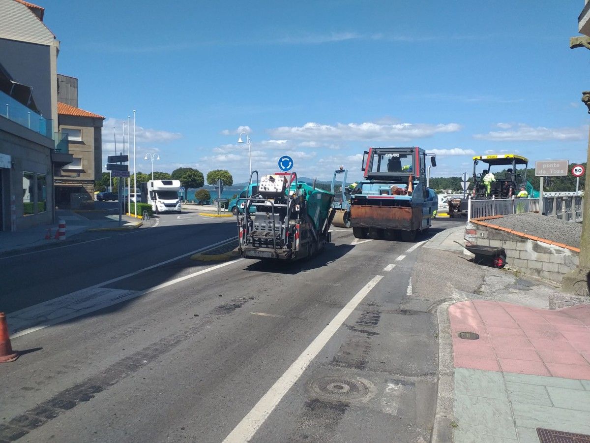 Obras de mellora do firme na ponte da Toxa