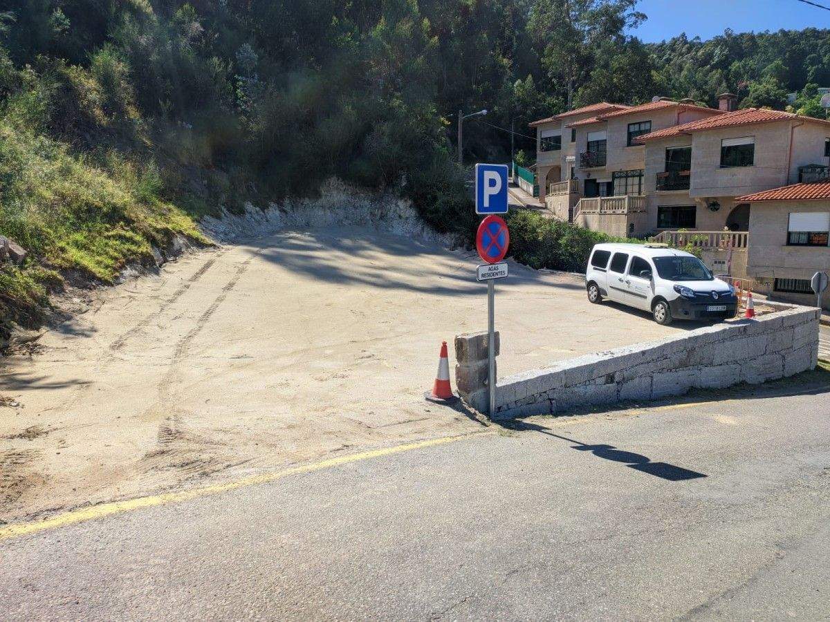 Nova zona de estacionamento no Camiño Real